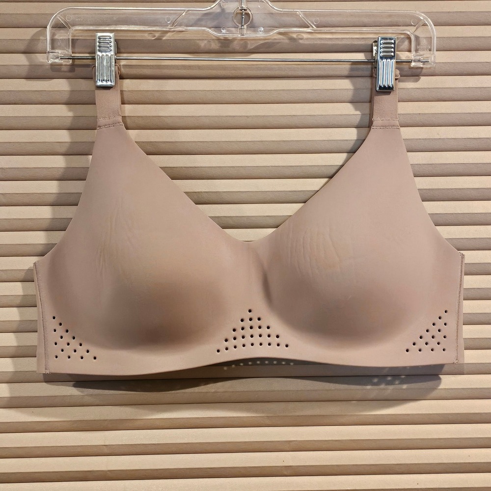 VSX Victoria's Secret Wireless Perforated Sports Bra Beige Tan Size Large